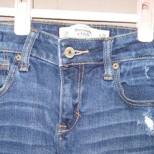 size 2 Aberbcrombie & Fitch distressed jeans